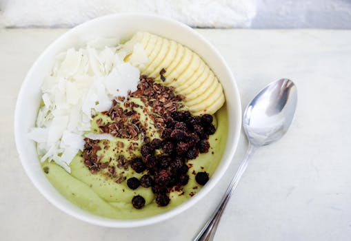 healthy breakfast bowl with quinoa and avocado